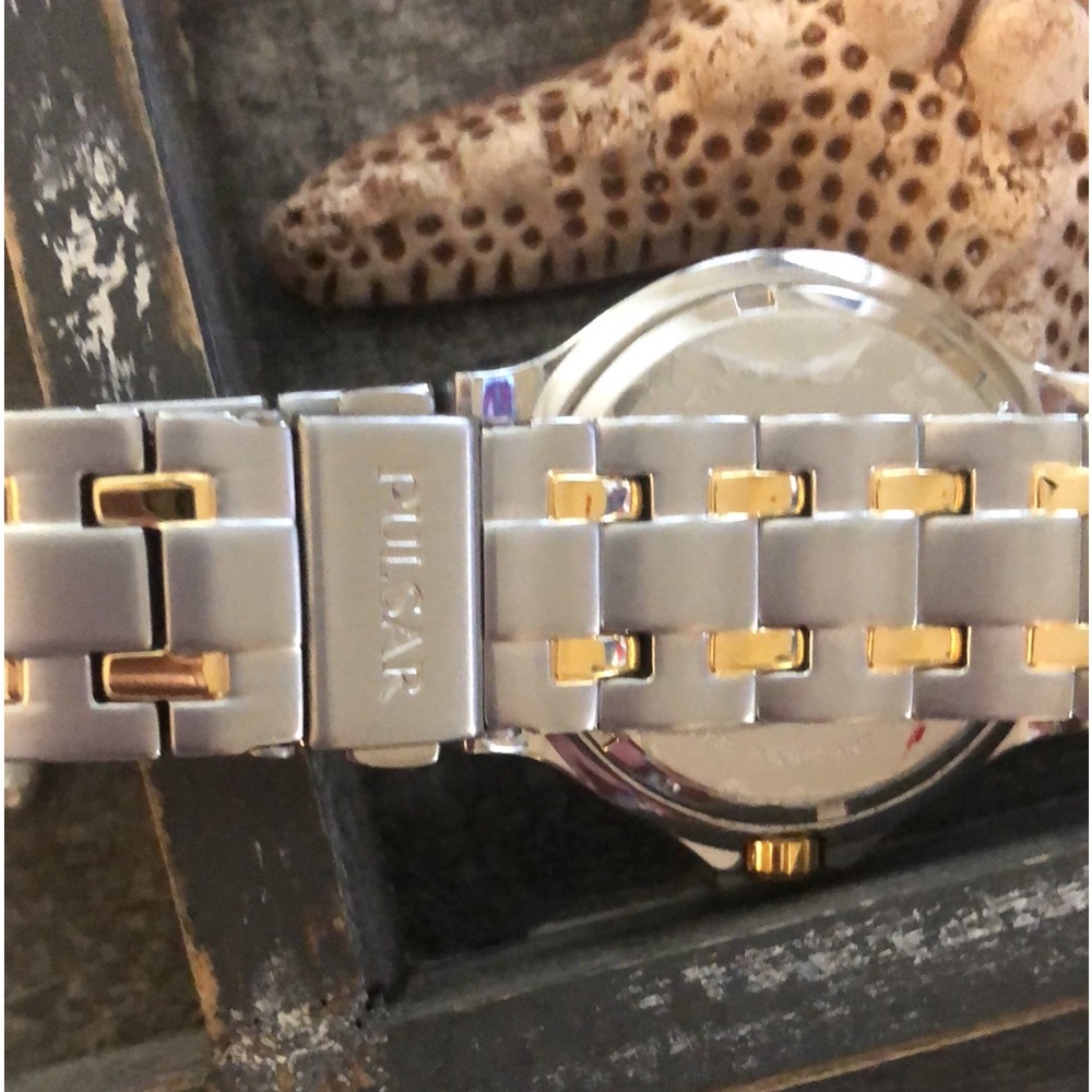 Men’s PULSAR Watch - Picture 4 of 5